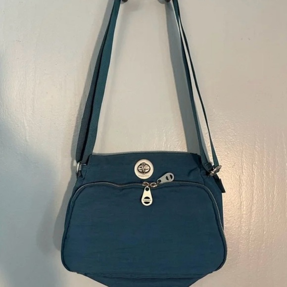 Baggallini Stylish Blue Crossbody Bag New no tags - Picture 1 of 6